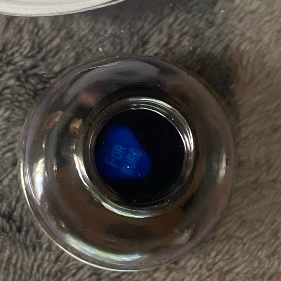 BNIB World's Smallest Magic 8 Ball (really works) - Picture 2 of 3